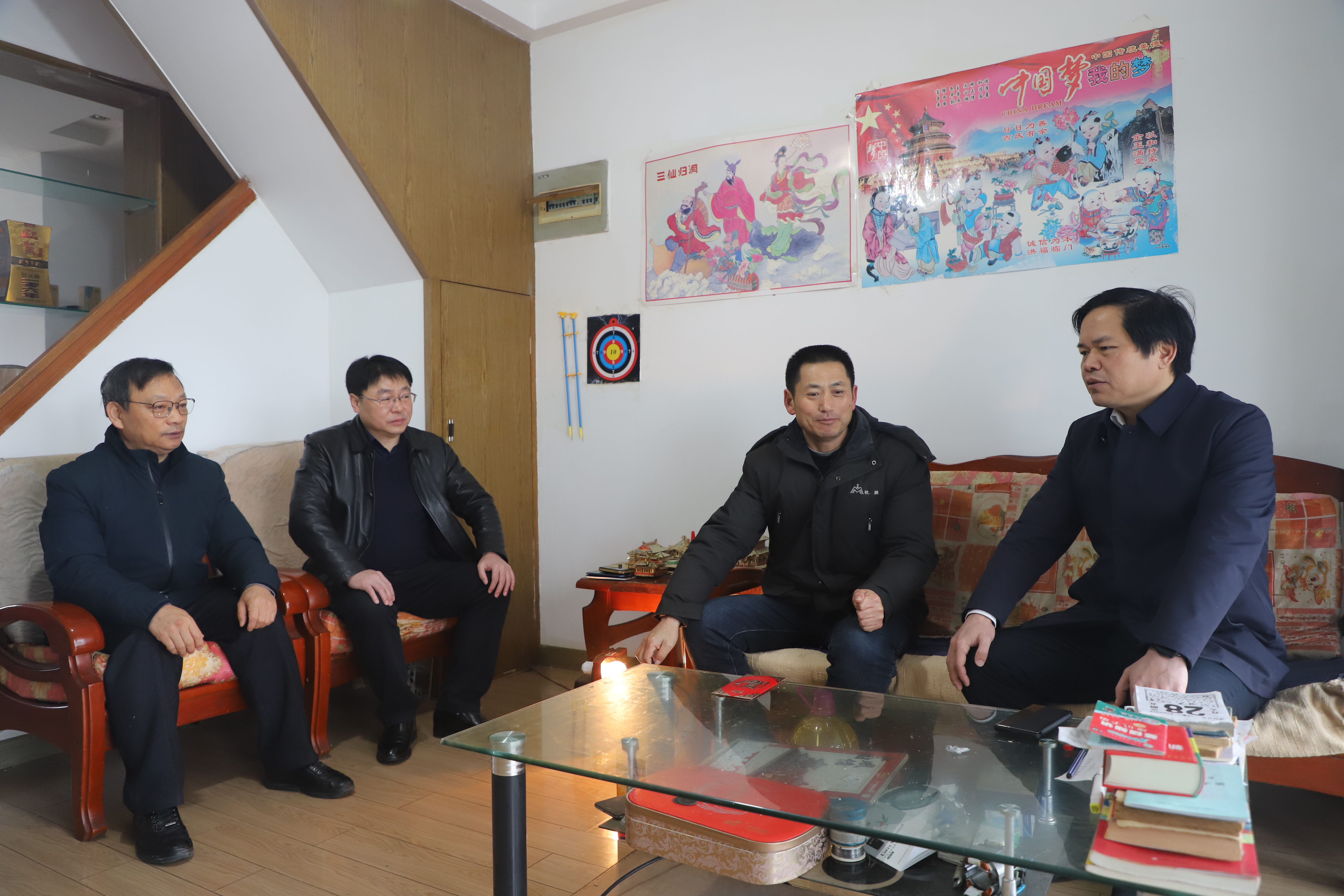 工業集團總經理祖登云一行慰問公司生活困難職工和老黨員